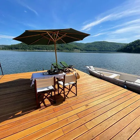 Pod Zamkiem Nyaraló Rożnów