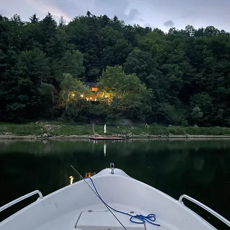 Pod Zamkiem Nyaraló Rożnów